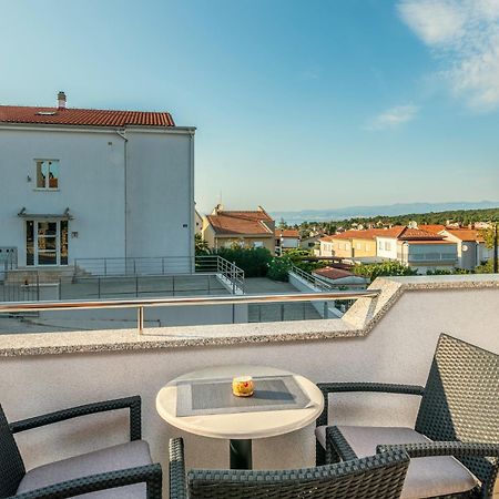 Apartments Kvarner 2 Малинска Экстерьер фото