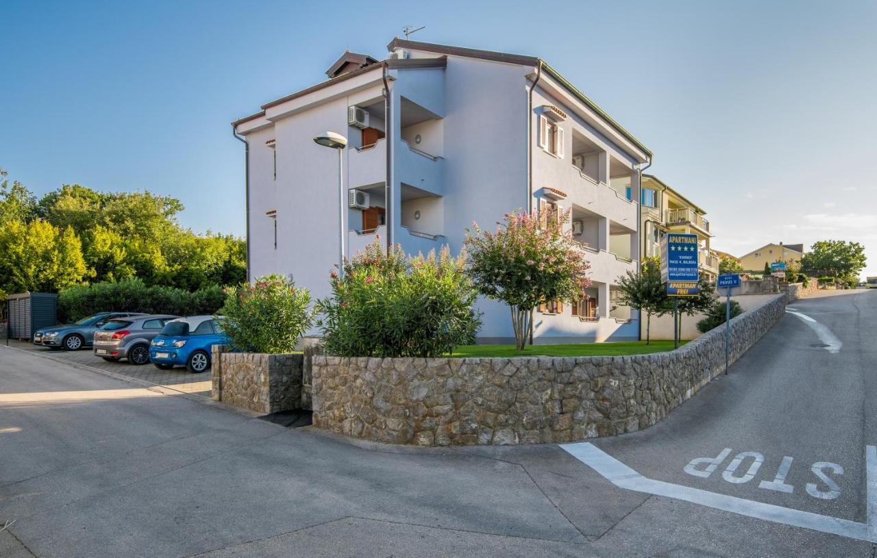 Apartments Kvarner 2 Малинска Экстерьер фото