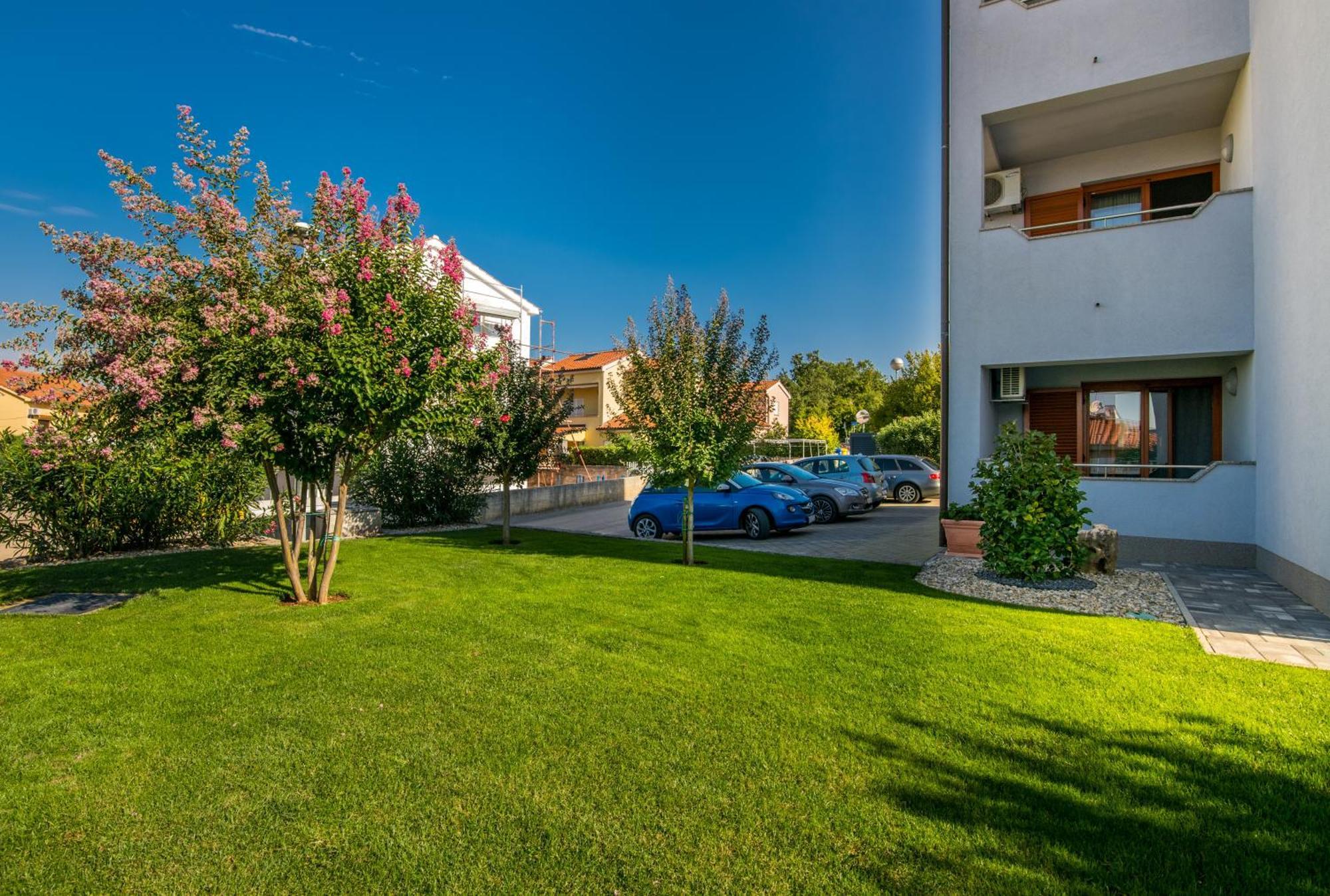Apartments Kvarner 2 Малинска Экстерьер фото