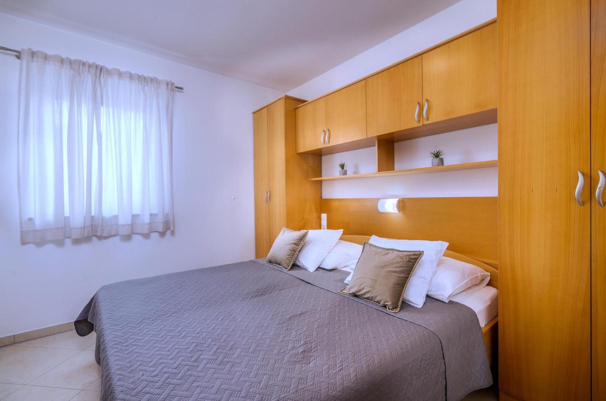 Apartments Kvarner 2 Малинска Экстерьер фото