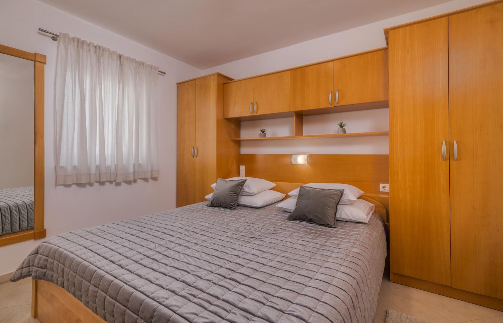 Apartments Kvarner 2 Малинска Экстерьер фото