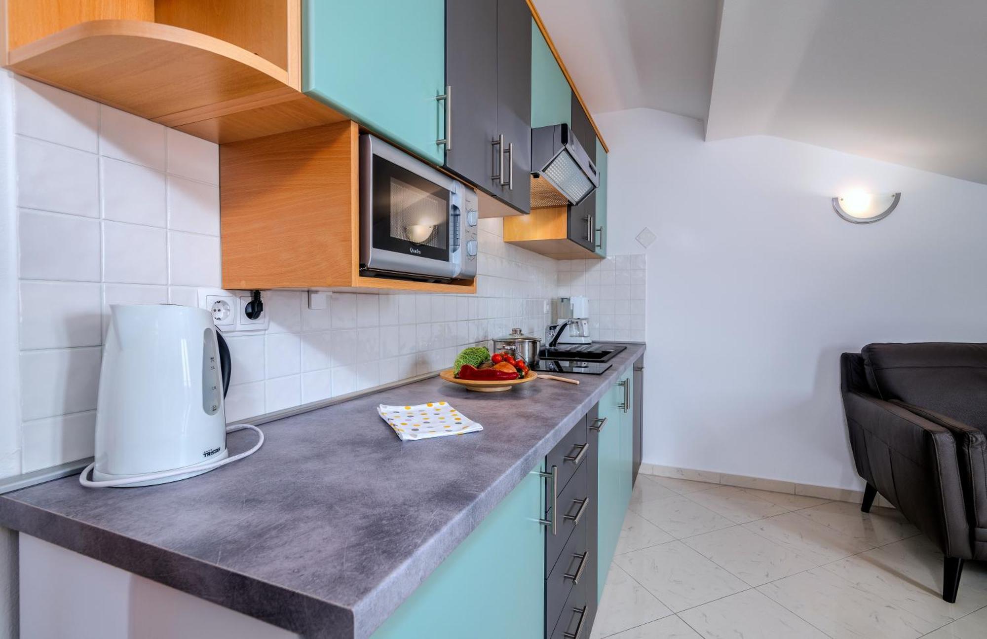 Apartments Kvarner 2 Малинска Экстерьер фото