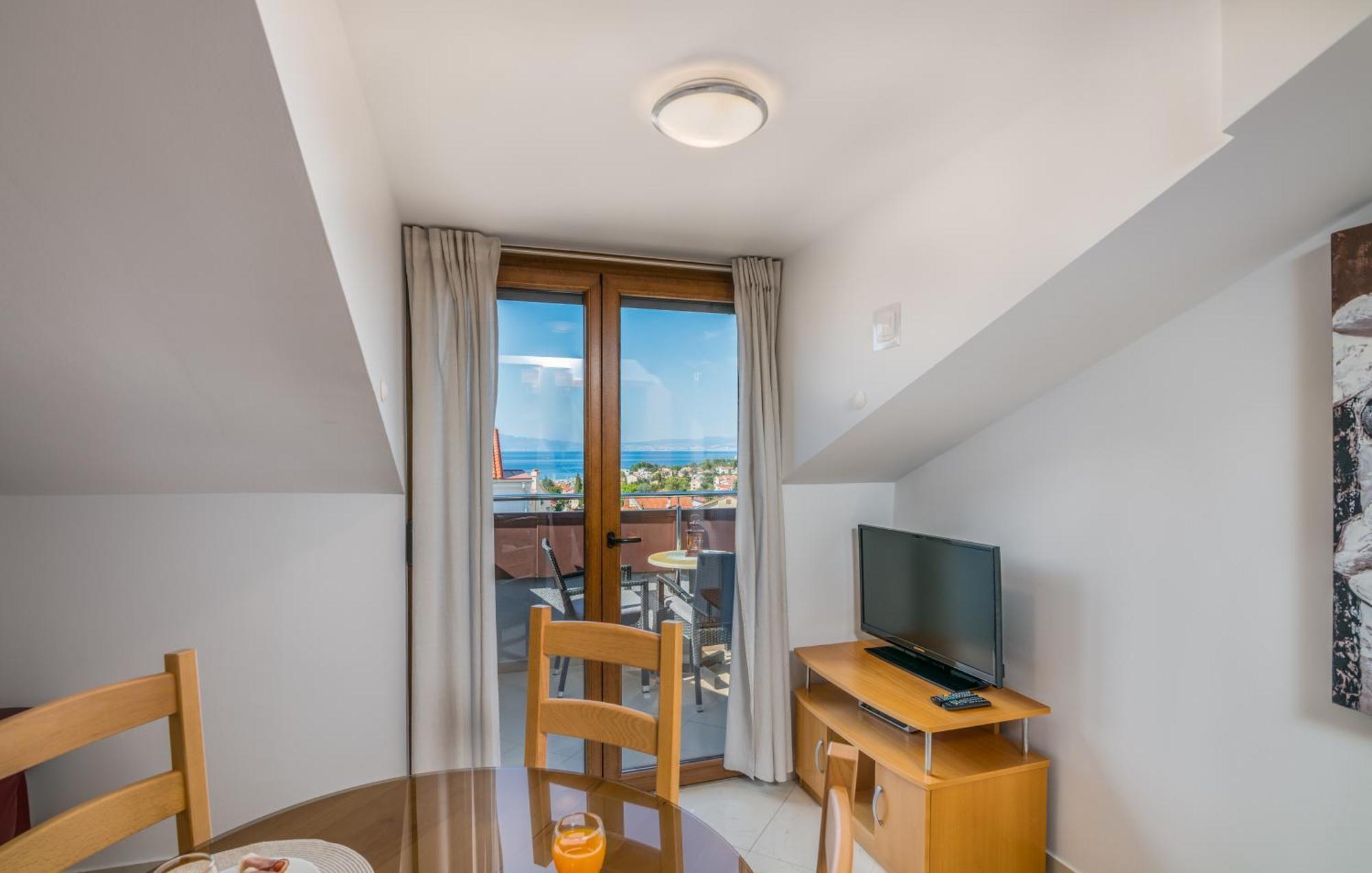 Apartments Kvarner 2 Малинска Экстерьер фото